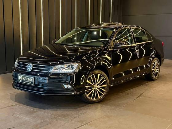 VOLKSWAGEN JETTA 2.0 TSI HIGHLINE 211CV GASOLINA 4P TIPTRONIC VOLKSWAGEN JETTA 2.0 TSI HIGHLINE 211CV GASOLINA 4P TIPTRONIC